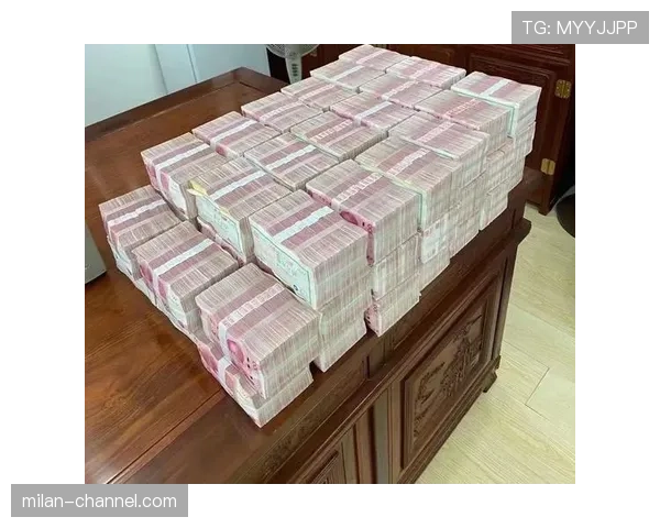 梁伟铿白天像隔壁大叔,深夜朋友圈直接开炫富实况 梁伟铿白天像隔壁大叔,深夜朋友圈直接开炫富实况
